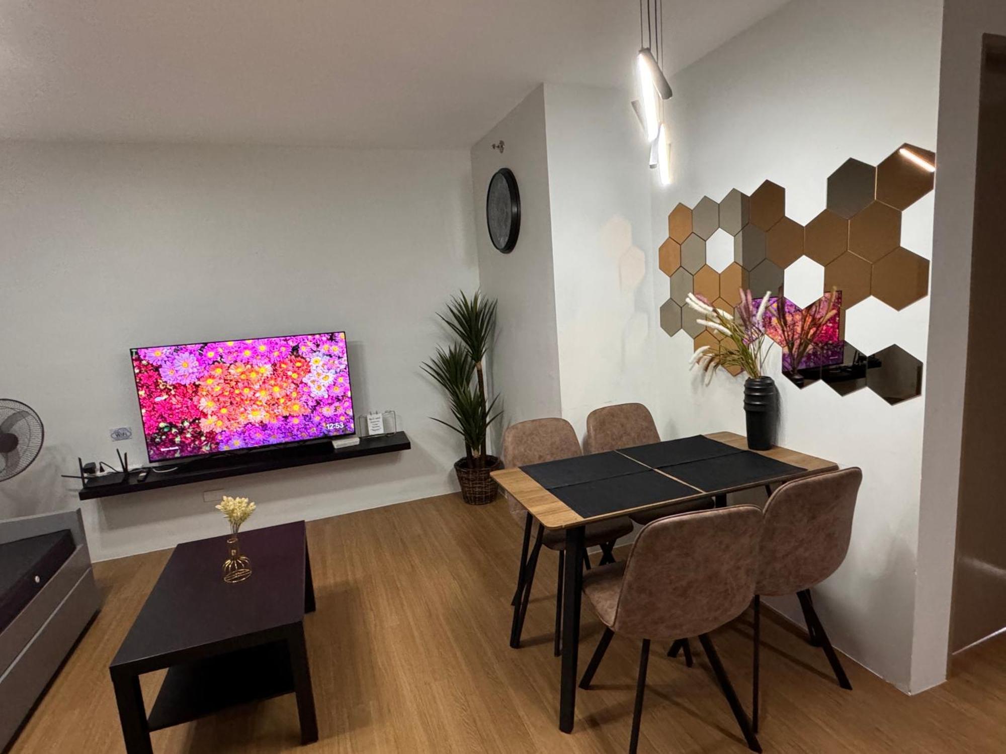 Cozyvilla At Pine Suites Tagaytay 2Br Or Studio With Free Parking 2Br In Basement Parking And Studio In Offsite Parking Tagaytay City ภายนอก รูปภาพ