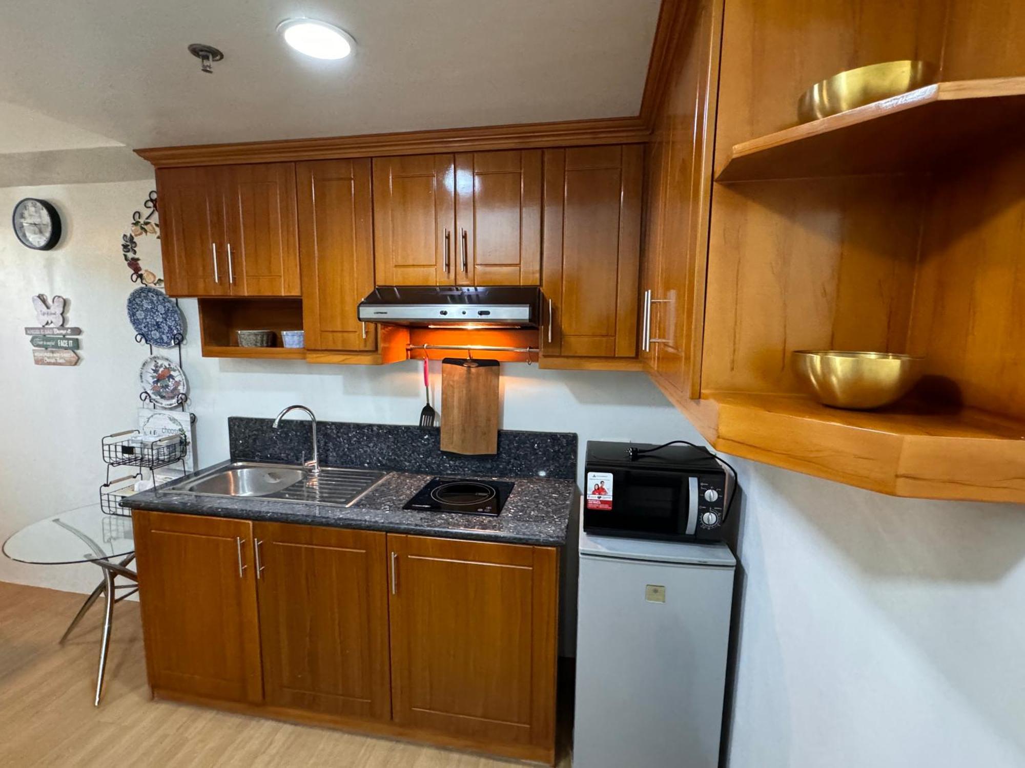 Cozyvilla At Pine Suites Tagaytay 2Br Or Studio With Free Parking 2Br In Basement Parking And Studio In Offsite Parking Tagaytay City ภายนอก รูปภาพ