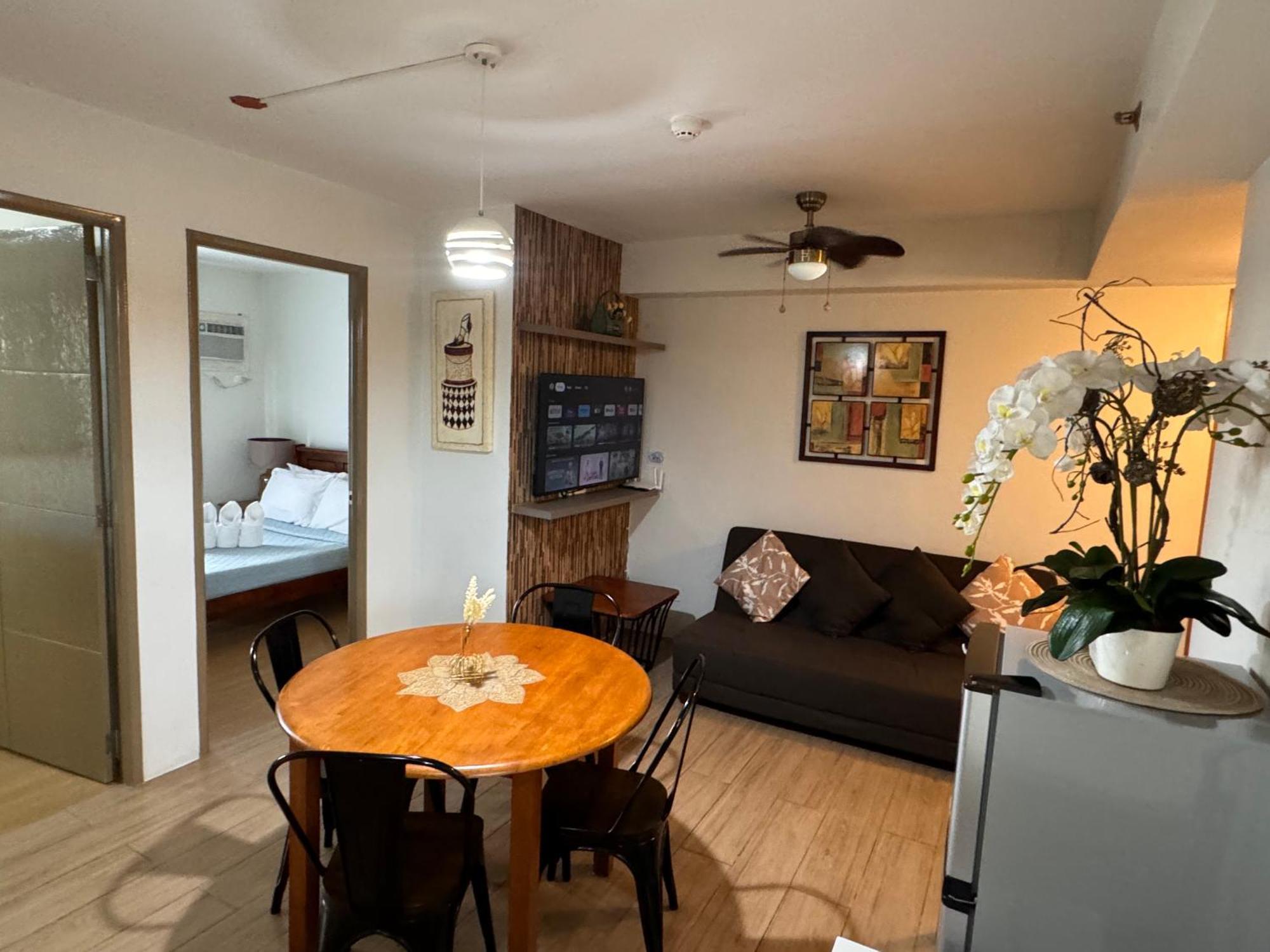Cozyvilla At Pine Suites Tagaytay 2Br Or Studio With Free Parking 2Br In Basement Parking And Studio In Offsite Parking Tagaytay City ภายนอก รูปภาพ