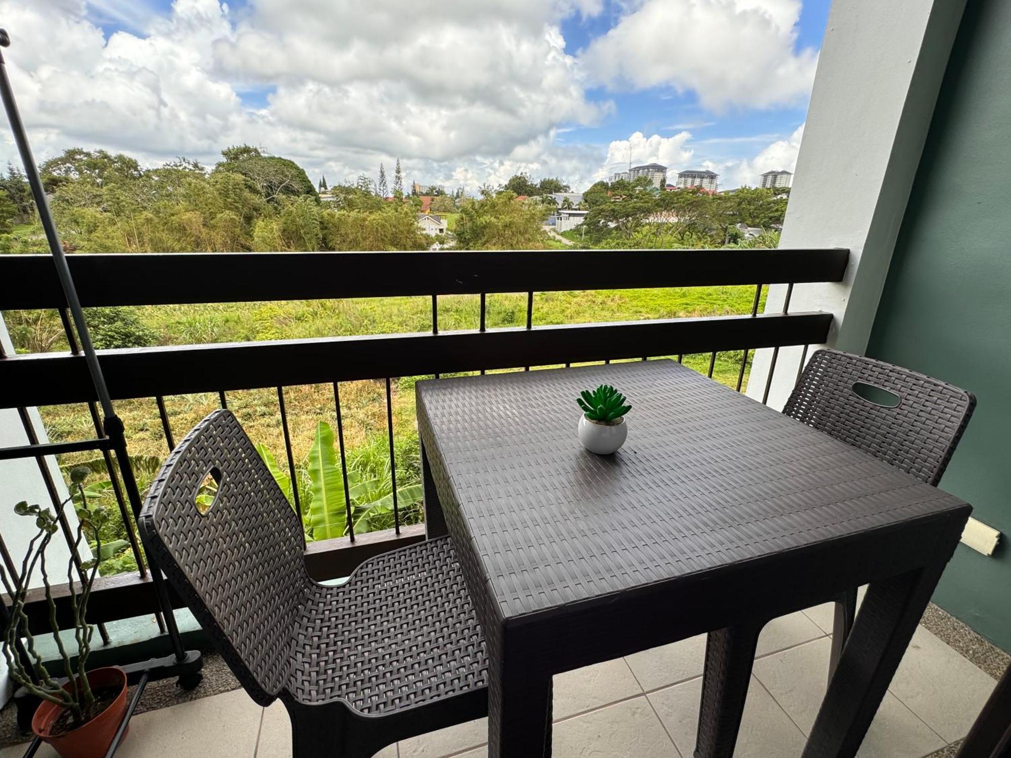 Cozyvilla At Pine Suites Tagaytay 2Br Or Studio With Free Parking 2Br In Basement Parking And Studio In Offsite Parking Tagaytay City ภายนอก รูปภาพ